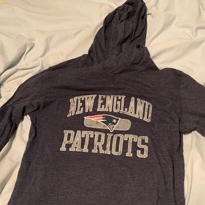 Large Gray Unisex NFL Patriots Sweater / Sweatshirt with Hood ~ Lightly Worn